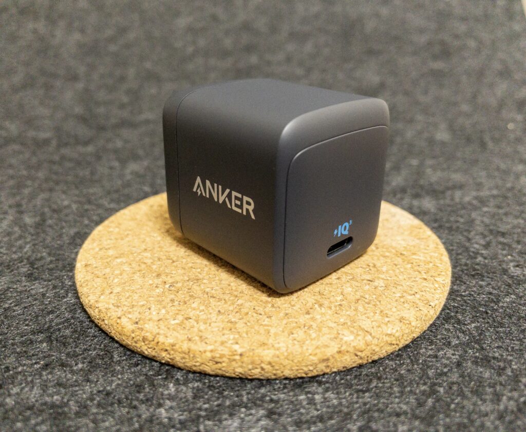 Anker313Charger  (Ace, 45W)を斜めから撮った画像